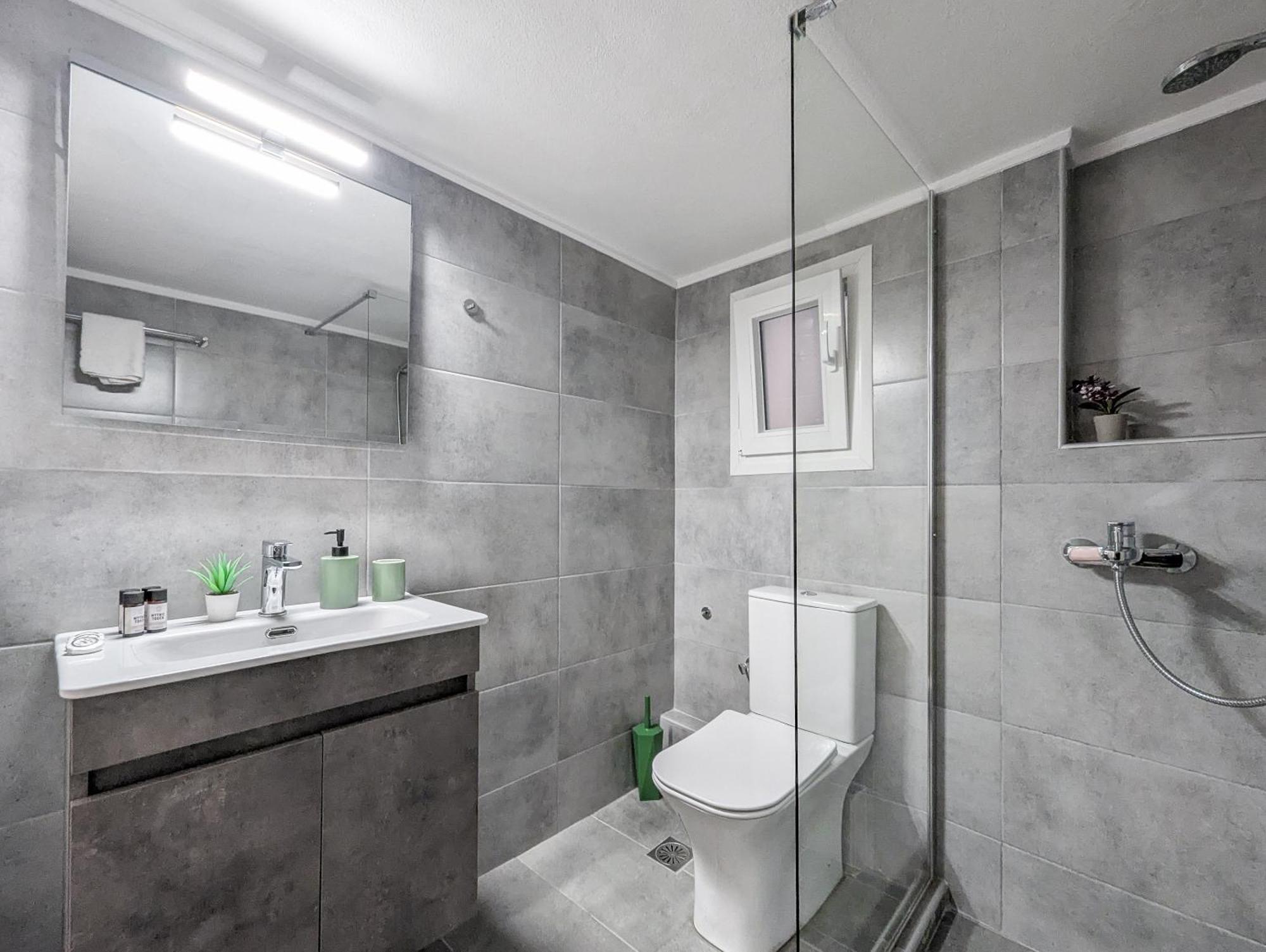 Spacious Apt For 5 Guests Next To Acropolis&Metro Athen Eksteriør billede