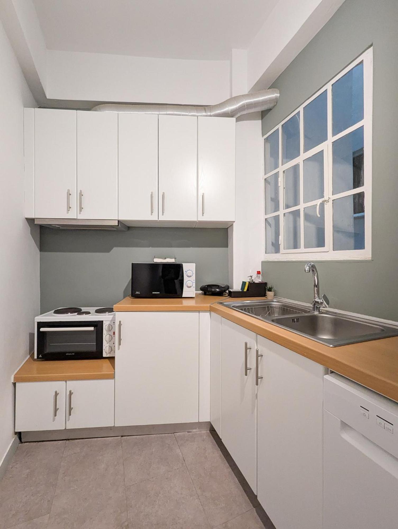Spacious Apt For 5 Guests Next To Acropolis&Metro Athen Eksteriør billede